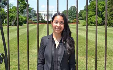 Upfront IMMIGRATION Undocumented immigrant aims to give others a leg up Young East Palo Alto woman recognized at White House for her advocacy S arahi Espinoza Salamanca doesn t want her story to
