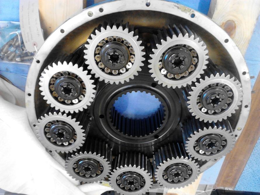 Figure 3 Second stage epicyclic gears Table 1 number of teeth for the gearbox gears First parallel stage Pinion teeth Wheel teeth 23 66 Second parallel stage Pinion teeth Wheel teeth 35 57 Bevel