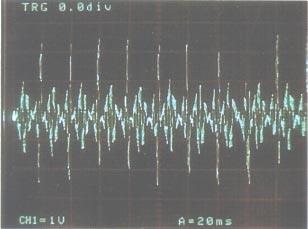 signal r(t) (the lower trace).