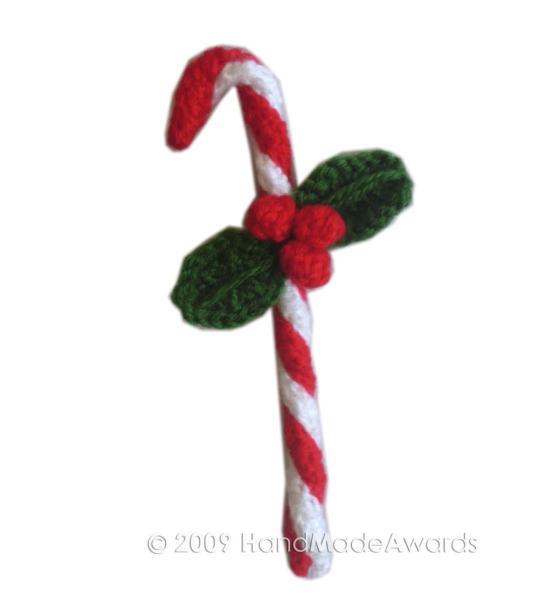 Fold them by the middle and sew the leaves at the candy cane. LITLE RED BALLS. Knit with red wool yarn and 2.5 mm. needles.