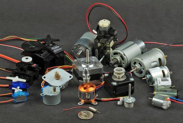 Types of Motors There are many types of motors. Big ones, small ones, fast ones, strong ones.
