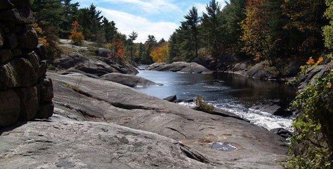 Journal Prompt #37 Canadian Shield Here is a picture of the Canadian Shield. Think back to yesterday s lesson. Do you think you d be able to survive in this location?