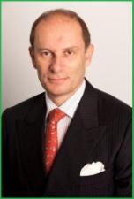 BSc (Hons) Former executive positions with Shell & Woodside in exploration roles. Ian Macliver Non-Executive Director.
