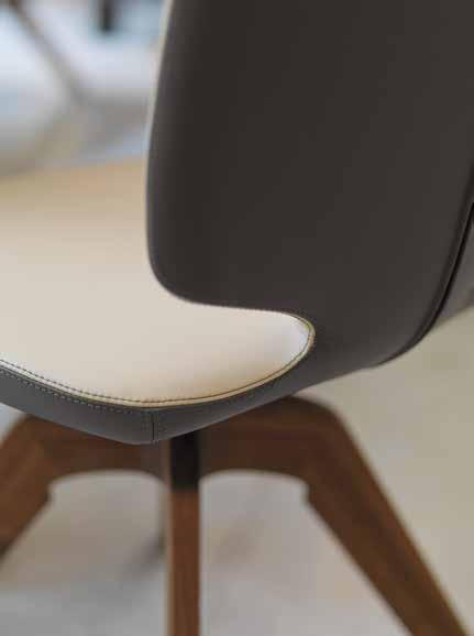 With its flexible backrest, its elastic seat, and optional ergonomic armrests, the aye chair is a very pleasant and comfortable seat.