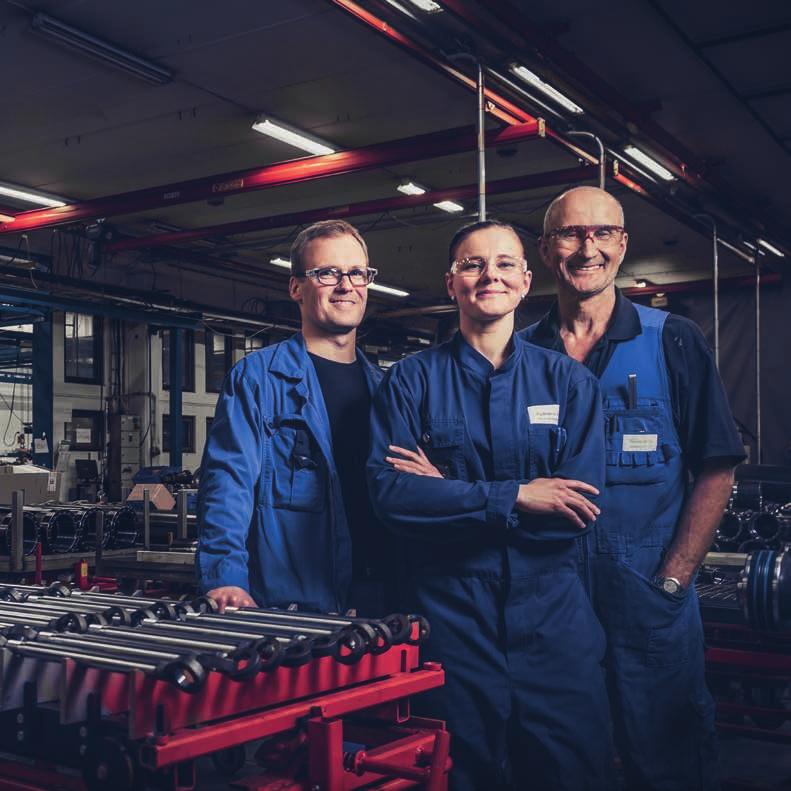 PEOPLE PEOPLE SAMU TOLONEN Purchaser TEIJA KINNUNEN Machinist HARRI LAITINEN Sawyer People are our most precious resource - A multi-skilled and motivated staff is our strongest asset.