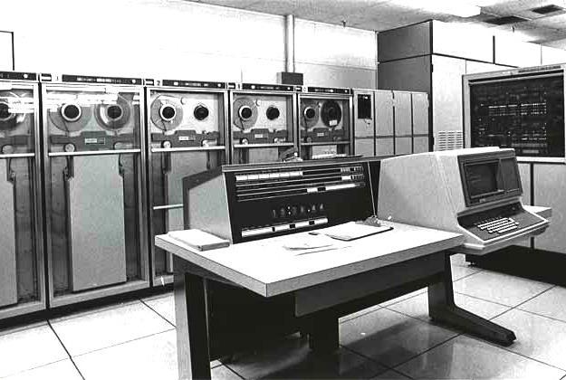 History Sperry UNIVAC 1108 at NYU's UHMC Magnetic memory - 512K bytes. FASTRAND magnetic drum - 90 MB.