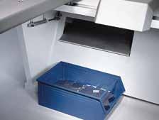 Spacious scrap container Side free space for an easy blade change The