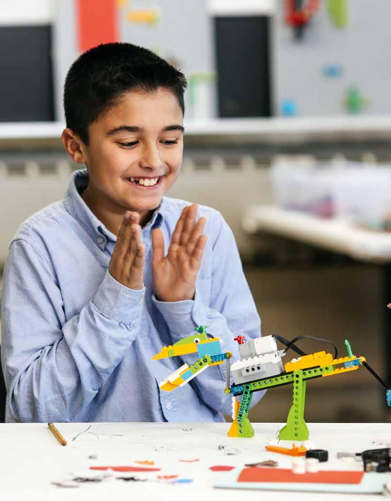 Robotics Links to Science and Technology K-6 Syllabus Early Stage 1 Skills Working Scientifically STe-1WS-S observes, questions and collects data to communicate ideas.