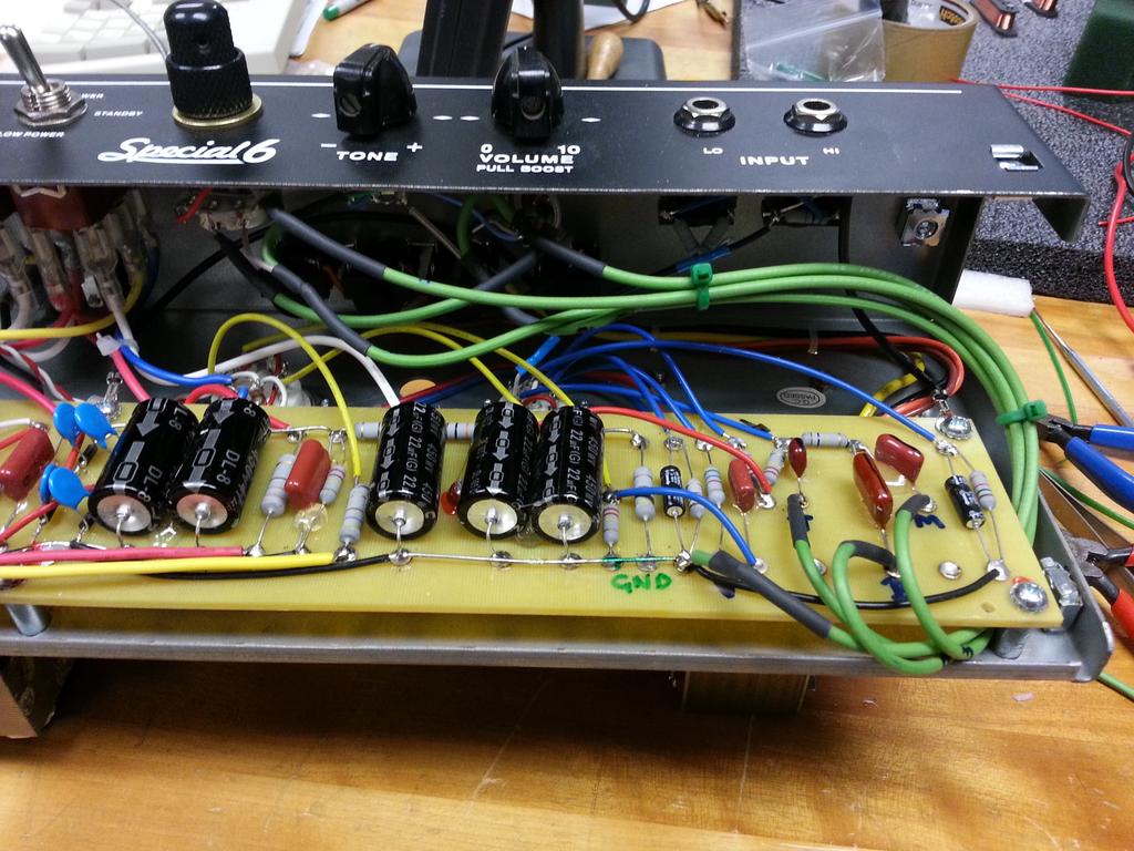 After a brief lesson in cable management, the amplifier was theoretically finished. Everything was soldered in place and looked good.