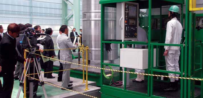 Following careful tests on all machine parts, the machine is built in the assembly hall. There, prior to the machine shipment, the basic machine functions are demonstrated to the customer.