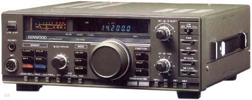 KENWOOD TS-140S HF Transceiver NO MICROPHONE, MANUAL, POWER SUPPLY * Requires PS-430 - Matching power supply delivers 13 VDC at 10 amps.