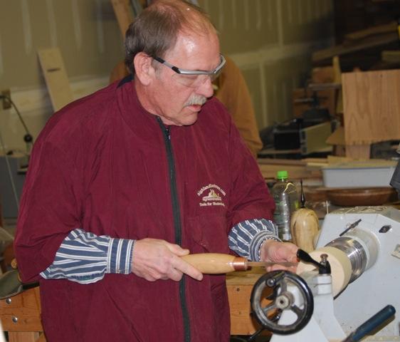 www.wtnwoodturners.com Keith Burns Hollow Forms & Finishing It s always fun to have Keith Burns at one of our meetings.