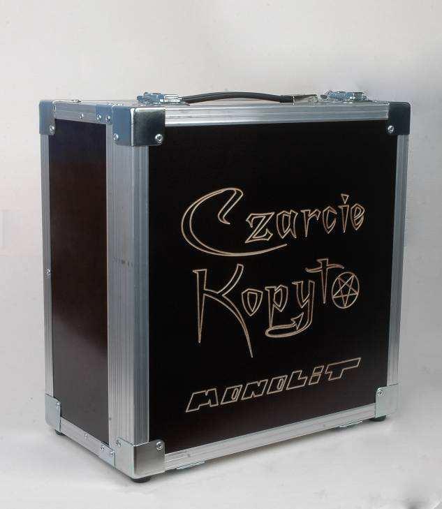 9. Case cover. Drum pedals are supplied in professional case with Czarcie Kopyto logo engraved on the Fot.8.