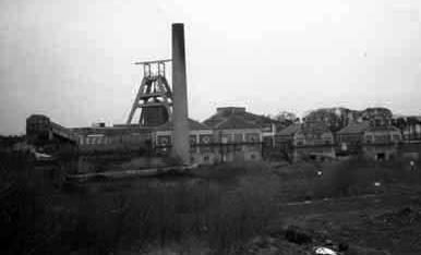 Under Bairds & Dalmellington Ltd a series of improvements were made to the colliery. This began with the building of pithead baths in 1932. New electrical winding gear was also installed.