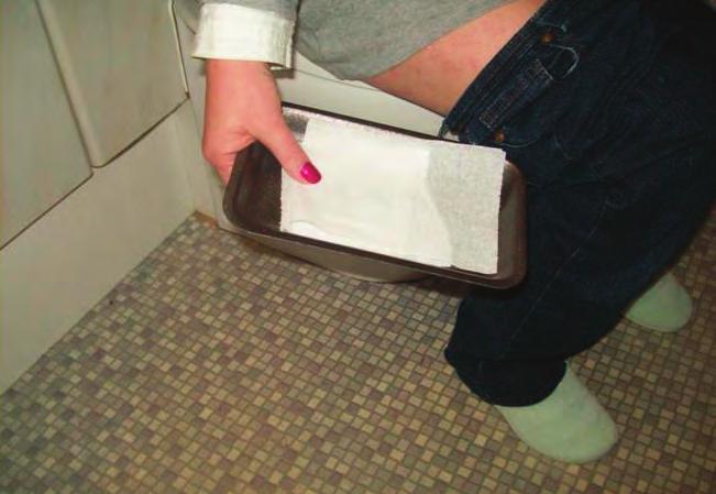 easier Put the tray in place to catch your poo.