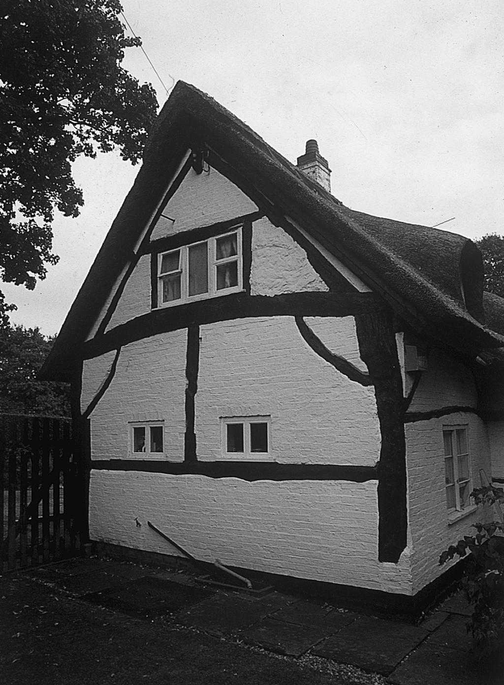 64 SOPHIE CLARKE Fig. 4. Truss 1, north-west gable end. corner posts and tie-beam.