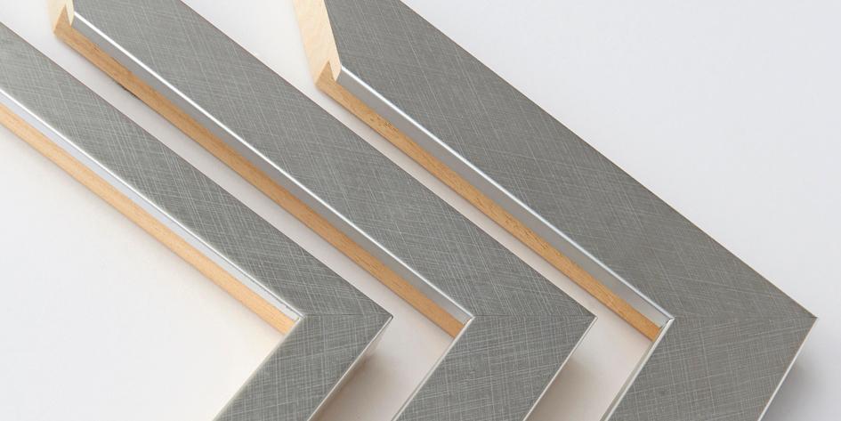 CROSSHATCH MATTE SILVER MOULDING THE MATTE SILVER MOULDING COMES IN THREE WIDTHS The Silver Crosshatch Moulding is modern and rests in comfort in most locations, the cross hatch on the semi matte