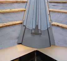 When using the Eaves Closure, the 150mm long GRP pre-cut valley section support should be positioned close to the eaves (Image 1).