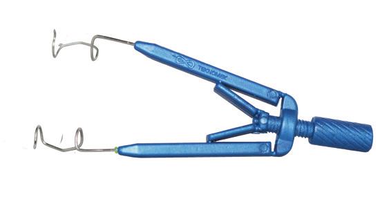 AS411 Pediatric Eye Speculum (Medium Size) Overall size 34 x 22mm, retraction size 4.5 x 4.