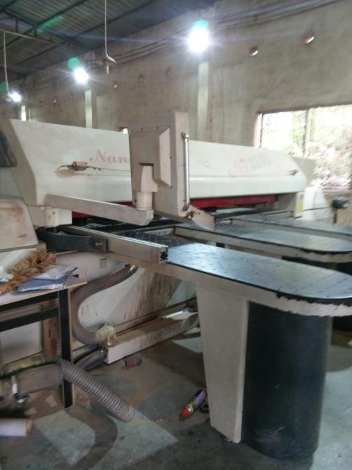 1. Automatic feeding machine: According to the request automatically cut the board into several equal shares.