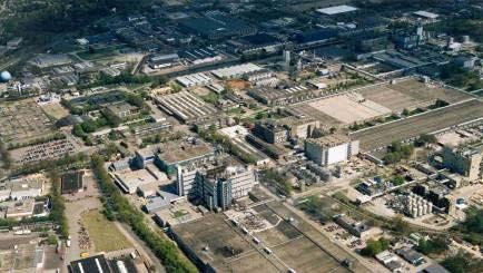 Colbond at a Glance 2/2 Sales : 150mln Capacity : 300mln m 2 Employees : 580 Plants Sales Offices Arnhem (Netherlands) Arnhem