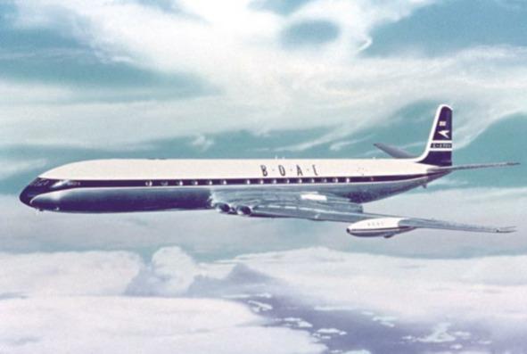 The Redifon Comet 4 Flight Simulator for BOAC The Comet 4 entered service with BOAC in October 1958 with simultaneous departures from London and New York.