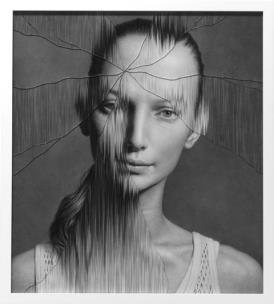 Taisuke Mohri creates realistic and meticulous pencil drawings of statues and human portraits that in the slowness of the pencil drawing technique translate into a cold detachment of the figures.