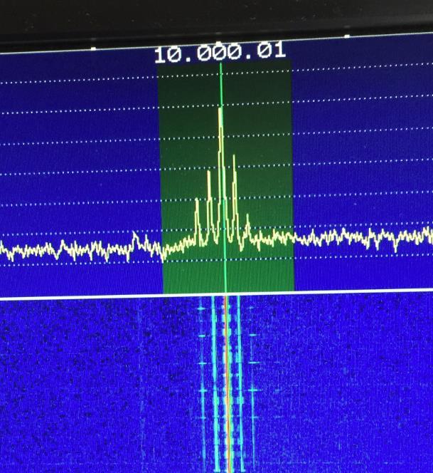 Note that the bandwidth of the AM station shown in the figure is 10 khz wide, as expected, in the frequency display at the top.