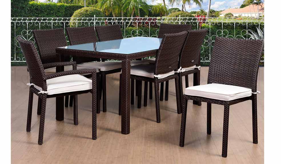 SYNTHETIC WICKER WITH ALUMINUM FRAME. TEMPERED GLASS TABLE TOP.