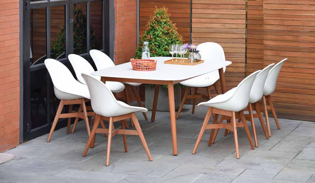 FINISH White CHAMONIX TABLE WITH LAUSANNE CHAIRS.