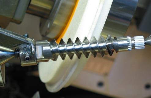 NC Grinding of External and Internal Gears/Splines NC grinding of the profiles is carried out on a KAPP VUS 55 P and a VUS 57 P