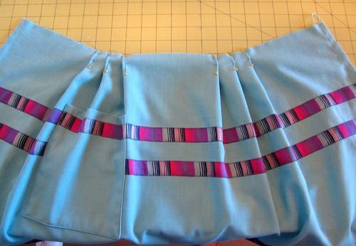 NOTE: If you are new to creating pleats, take a look at our tutorial: How to Make Knife Pleats. Waistband and side rings 1.