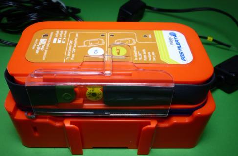 Place the easyrescue-divepro into the Battery-Charger.