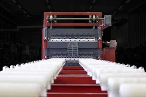 During sheet production, the stacker height is automatically lowered step by step along with the increasing number of completed