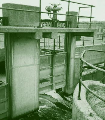 8 Stainless Steel Series 2000 DESCRIPTION Series 2000 is a rectangular faced penstock designed to meet the ever changing fluid handling demands of customers, combining the latest in penstock design