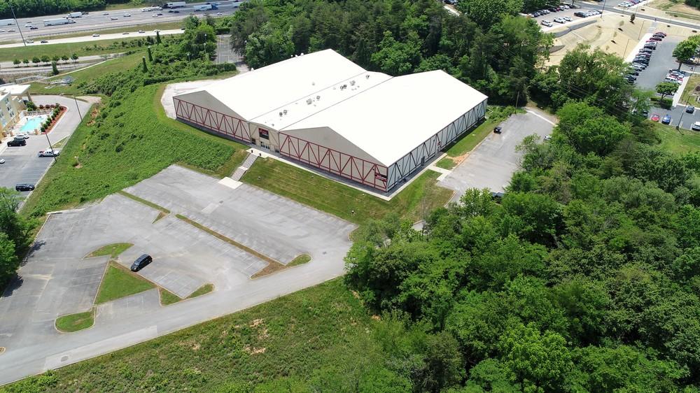 For Sale Church + Sportsplex 66,315 SF $3,300,000 66,315 SF +/- Multi-use Building Off Papermill Road 1501 Kirby Road Knoxville, Tennessee 37909 For more information Roger M.