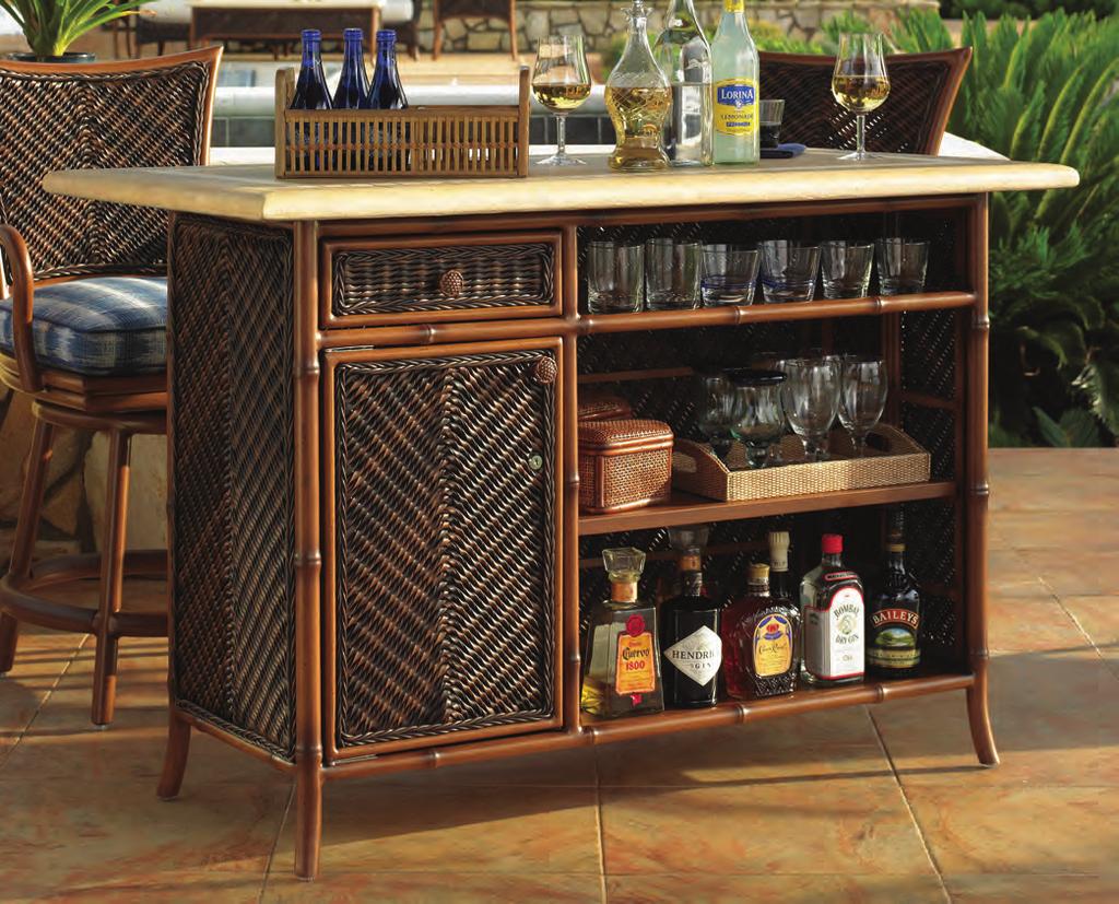The Lanai bar offers an ideal solution for flexible entertaining.