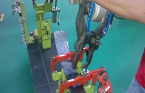 2.0 JIG DESIGN In the design of a jig, a definite sequence of design stages are involved. It can be divided into three methods or principals.