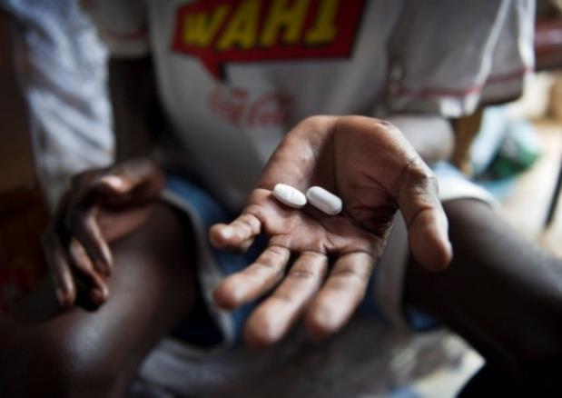 Brief history Late nineties, 40 mill people with HIV 8000 people a day died of AIDS in the developing world Effective antiretroviral medicines (ARVs) available @ $15,000 pppy No fixed dose