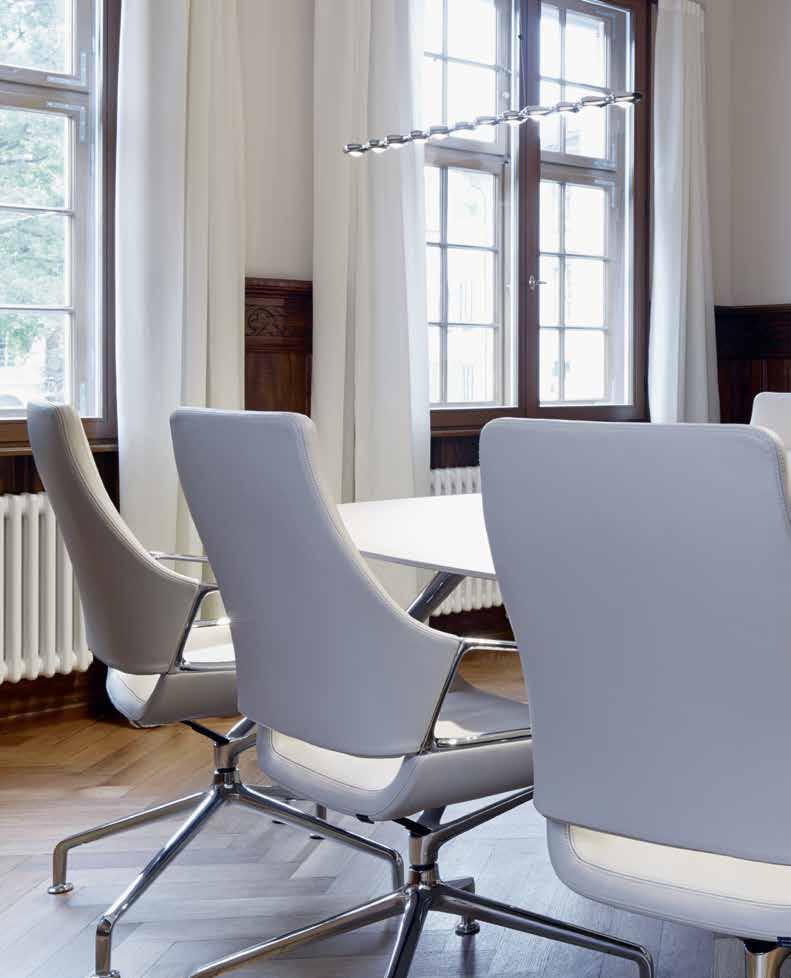 A distinctive design and exceptional comfort: the Graph conference chair offers