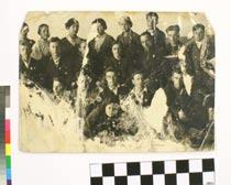 16. Tundmatu fotograaf. Tatarski 4. Keskkooli õpilased. Tatarsk, 3.juuni 1941.a. Hõbeželatiinfoto, 11,1 x 15,8 cm.