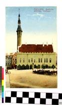 28. Tundmatu fotograaf. Tallinn, Raekoda. u.1920.a. Värviline rastertrükk, postkaart, 13,9 x 8,8 cm.