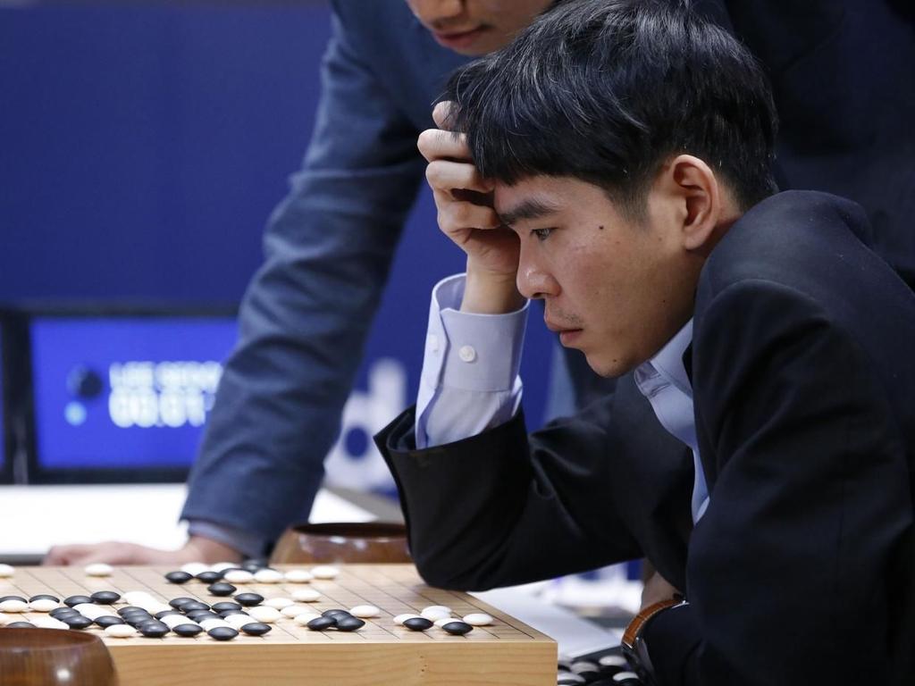 AlphaGo vs Lee Sedol Lee Sedol (9p): winner of 18 world titles