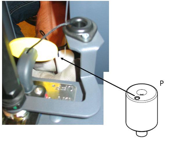 - Insert the thin cord into the small metal block (B); - Before cutting the surplus thin cord