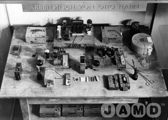 Otto Hahn s workbench: No need for e-infrastructure The equipment used by Otto Hahn (1879-1968) and Fritz Strassmann in