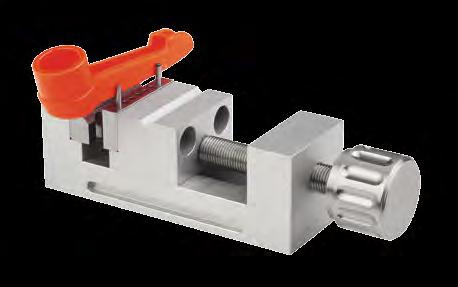 3 mm precision vice Miniature vice with Vblock jaw. Includes SWA 39 or M connection. Version in aluminium but also available in stainless steel.