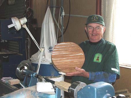 Portrait of a Woodturner by Alex Bendelli Page 11 Portrait of a Woodturner Fred Schaffarczyk #2181 The long drive to meet Fred was certainly worthwhile.