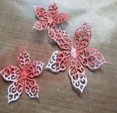 from the dies. For this project you will need 2 larger filigree flowers, 3 medium filigree & 3 small filigree.