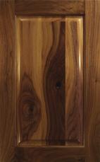 WHITE OAK RIFT CUT Cut at 30 to 60 degrees to growth rings to create a straighter grain than standard and more figure than ¼ sawn.