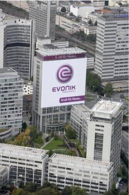 Evonik is structured in a modern way Business Units Consumer, Health & Nutrition Resource Efficiency Specialty Materials Central Units Consumer Specialties Inorganic Materials Performance Polymers